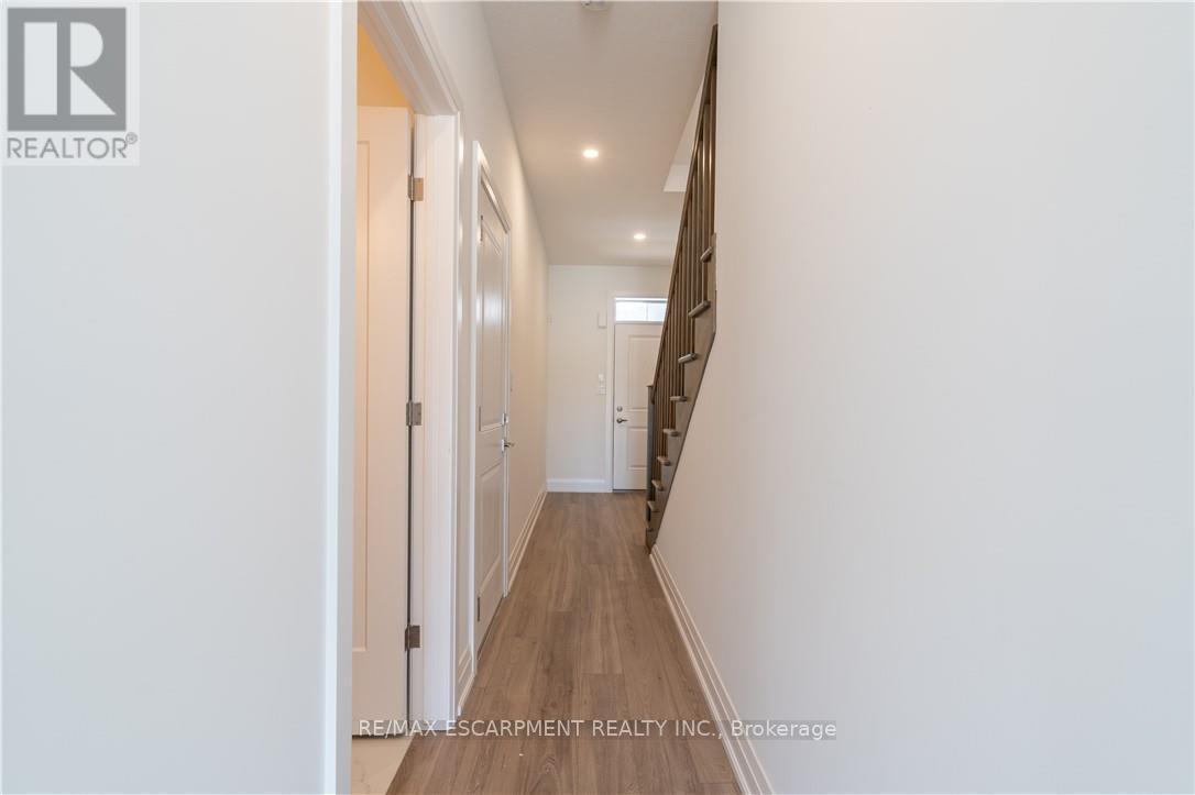 15 Raspberry Lane, Hamilton, ON - Indoor Photo Showing Other Room