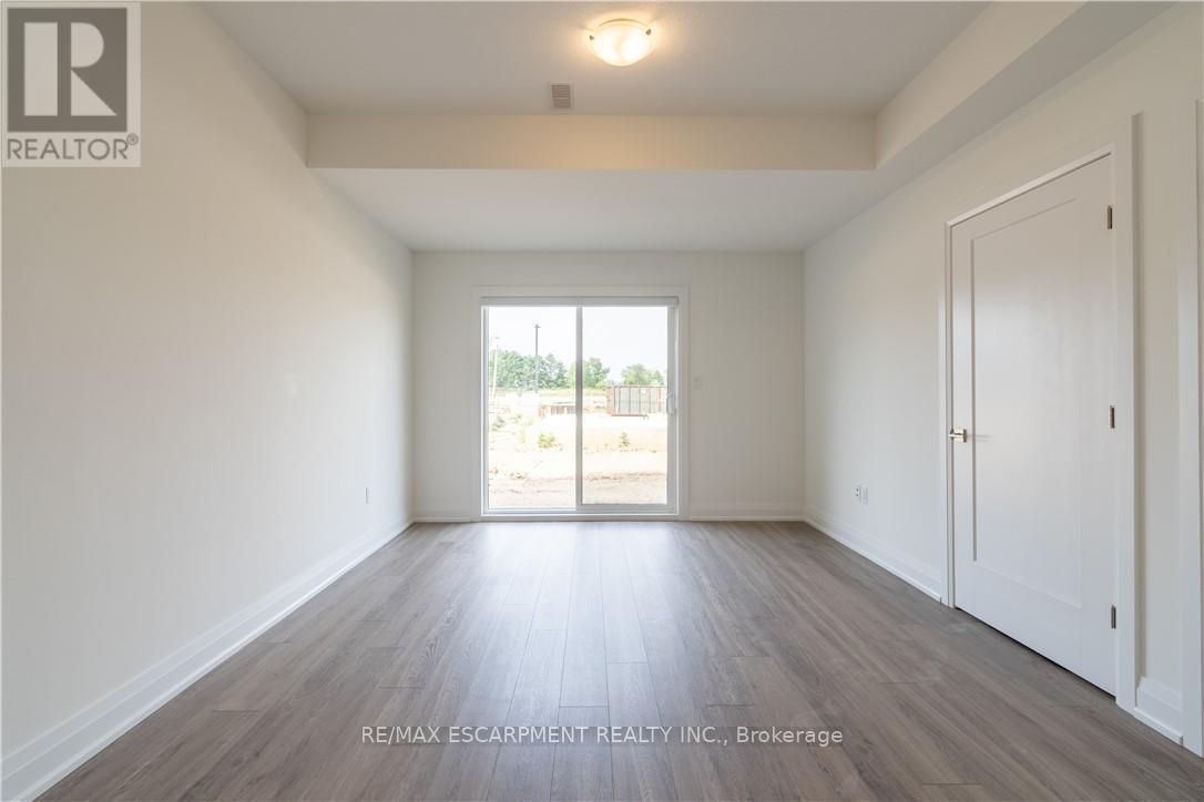 15 Raspberry Lane, Hamilton, ON - Indoor Photo Showing Other Room