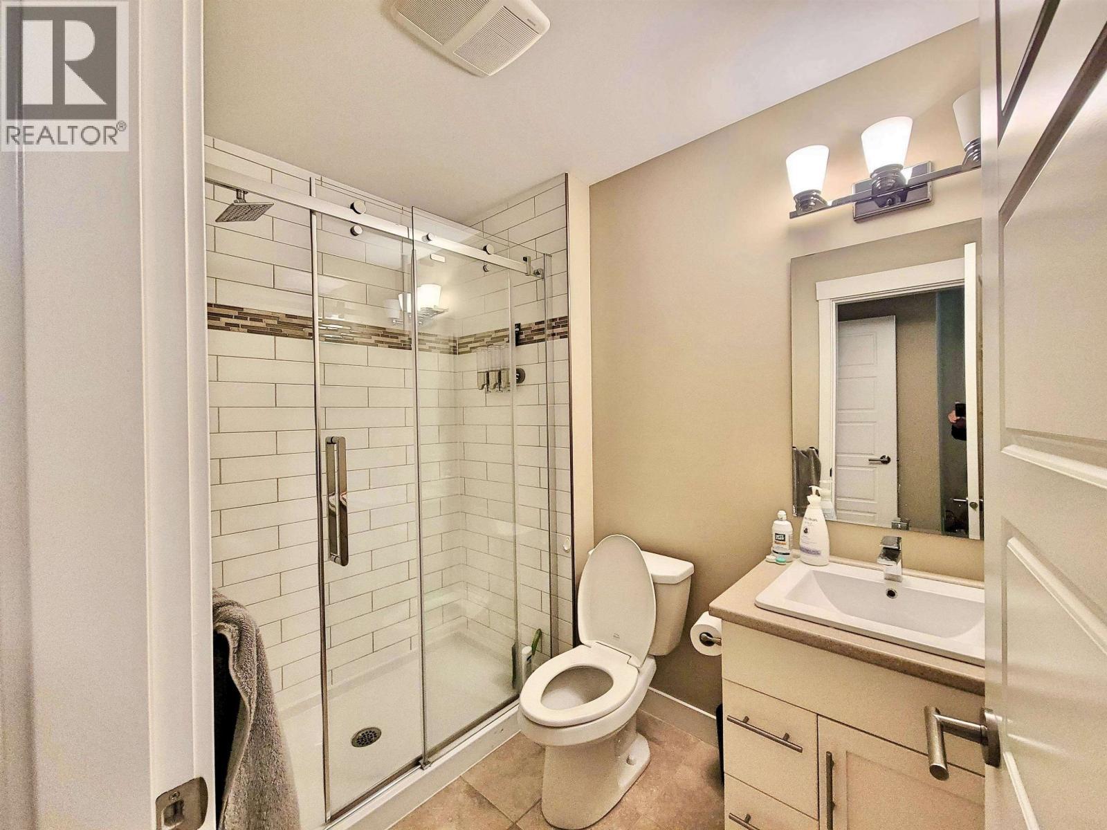 205 110 Baxter Avenue, Kitimat, BC - Indoor Photo Showing Bathroom