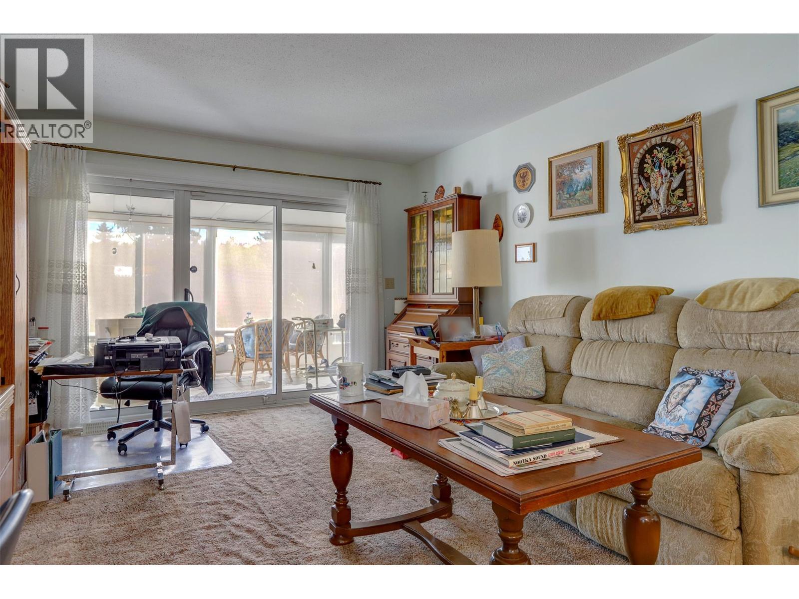 3900 27 Avenue Unit# 19, Vernon, BC - Indoor Photo Showing Living Room