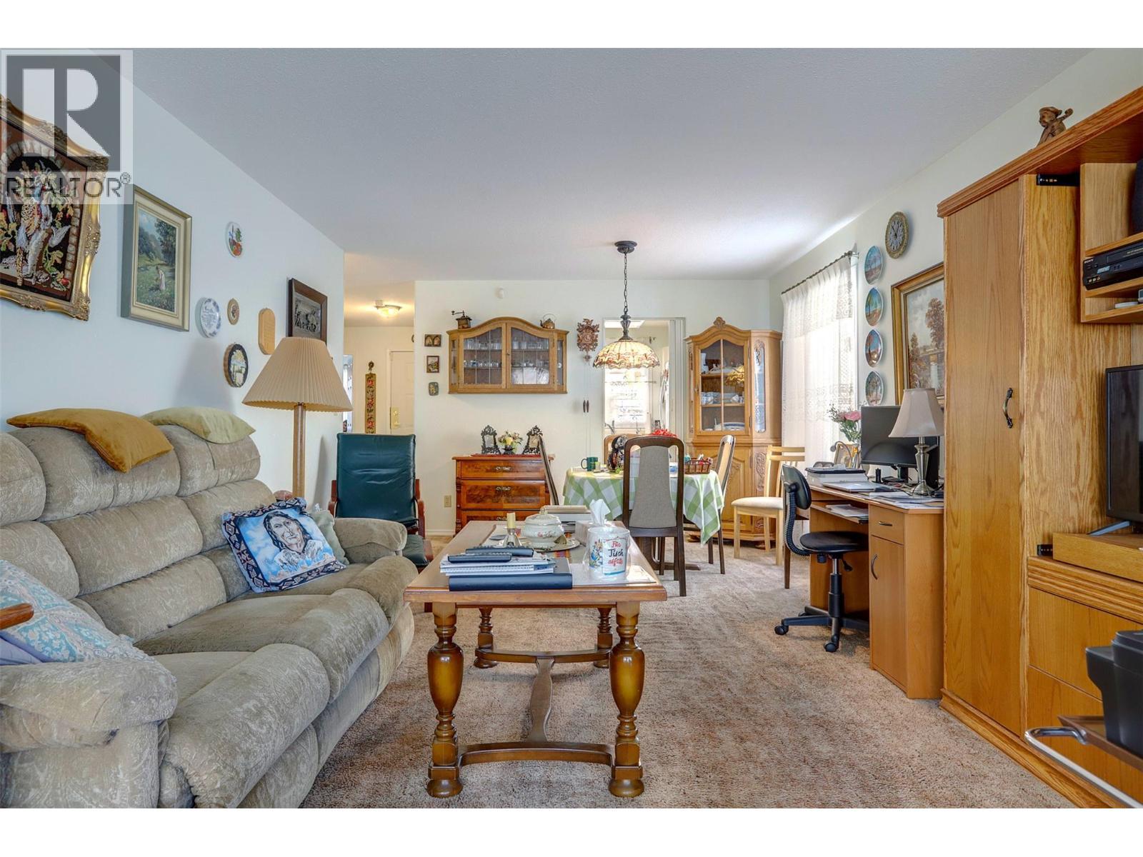 3900 27 Avenue Unit# 19, Vernon, BC - Indoor Photo Showing Living Room