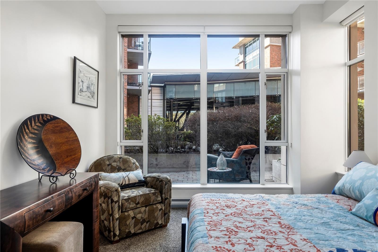 107-827 Fairfield Rd, Victoria, BC - Indoor