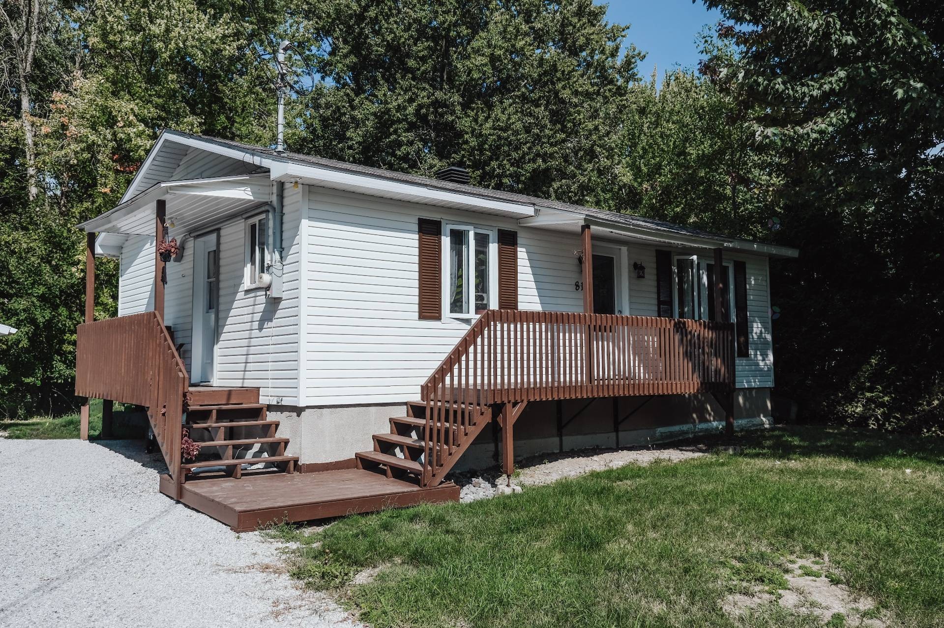 Front of Structure - 81 21E Avenue, Sainte-Anne-De-Sabrevois, QC - Outdoor With Deck Patio Veranda