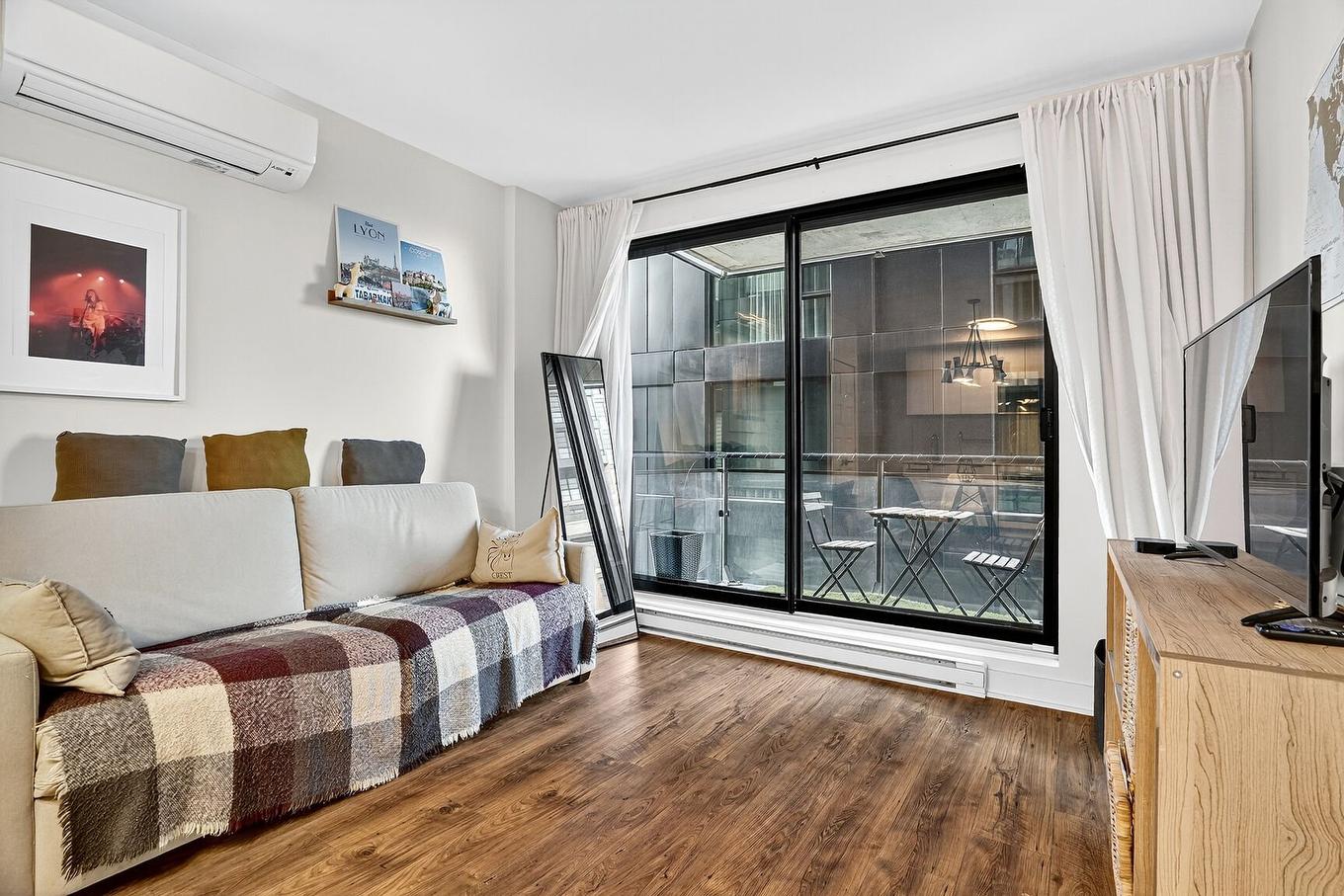 Living room - 603-1228 Rue Des Bassins, Montréal (Le Sud-Ouest), QC - Indoor Photo Showing Living Room