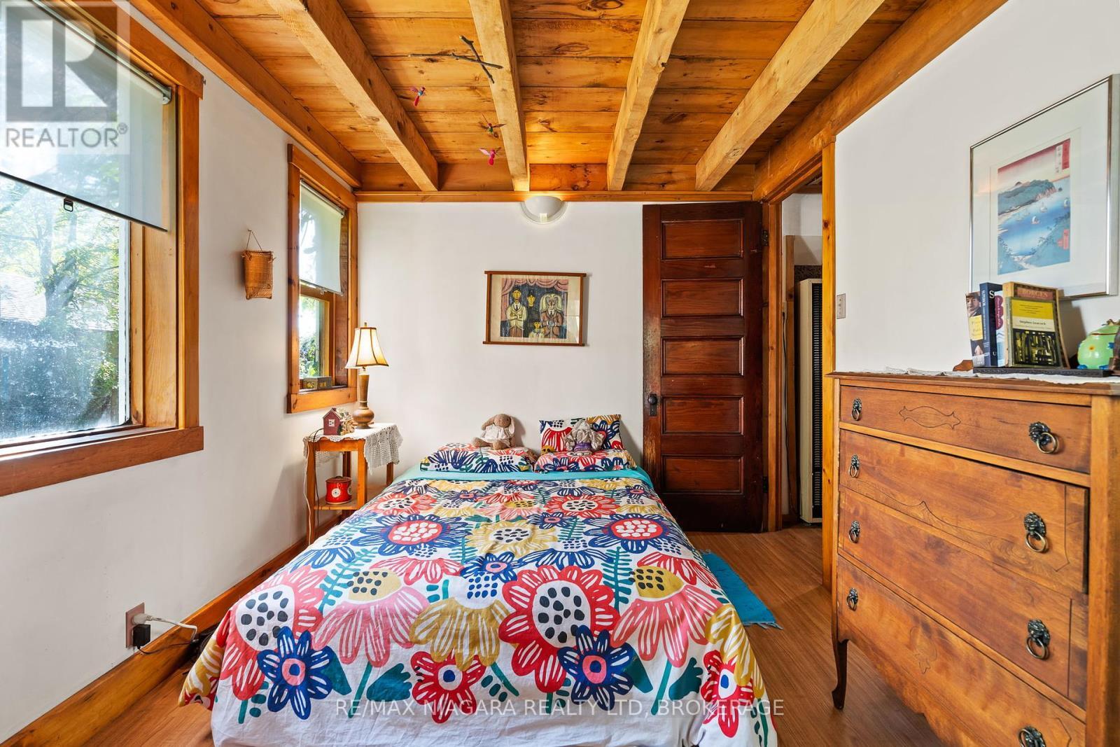 105 Weir Road, Port Colborne (Main Street), ON - Indoor Photo Showing Bedroom