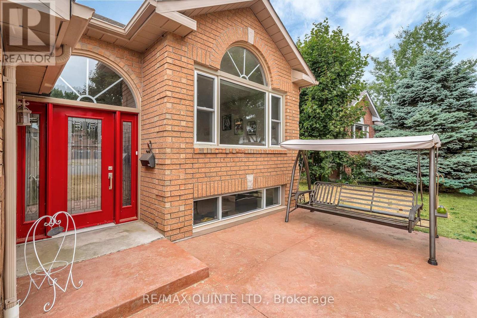 2 Marchmont Place, Belleville (Belleville Ward), ON - Outdoor With Exterior