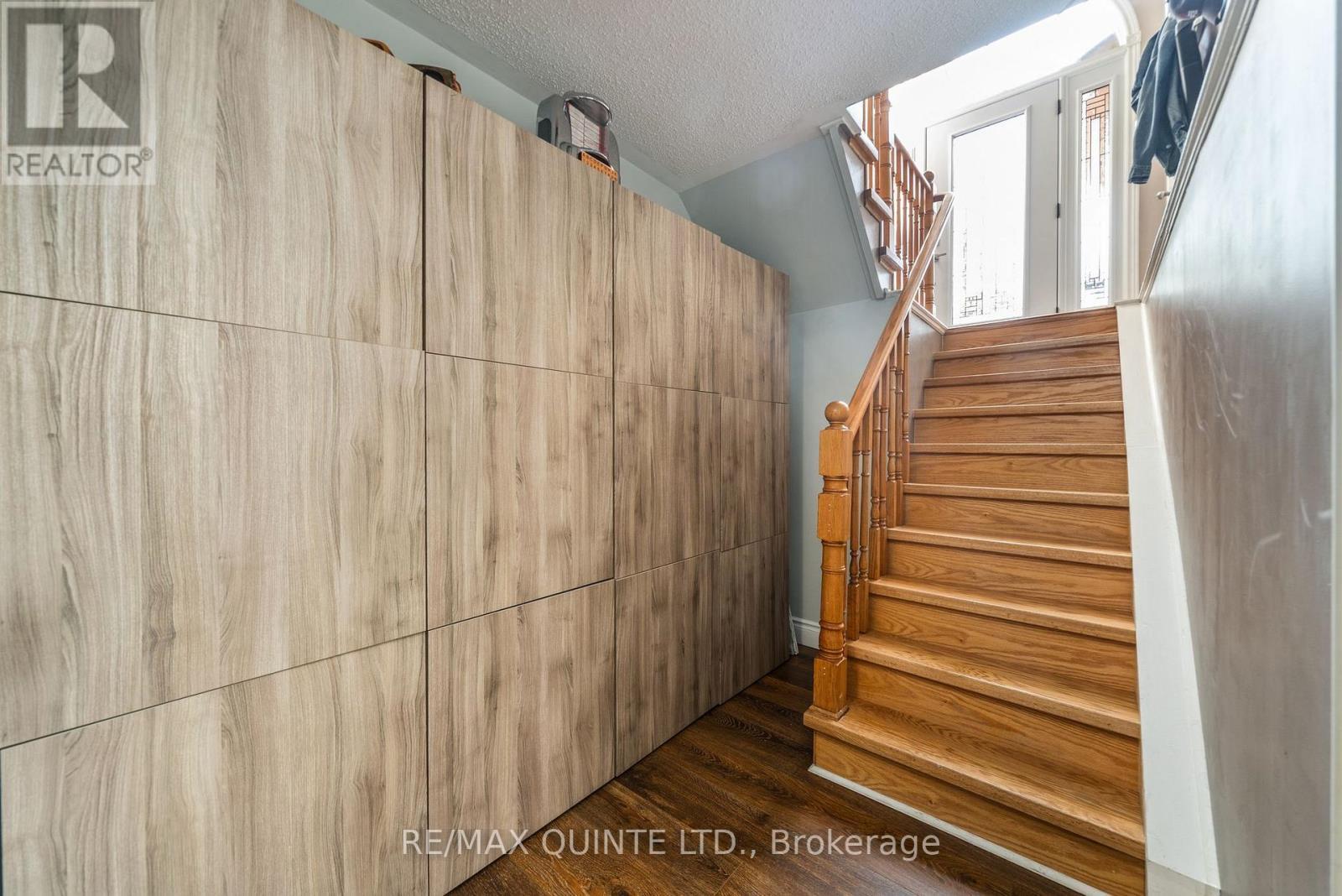 2 Marchmont Place, Belleville (Belleville Ward), ON - Indoor Photo Showing Other Room