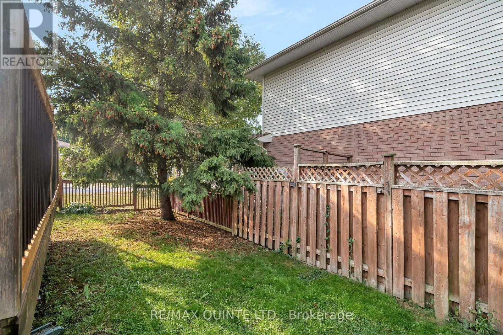 2 Marchmont Place, Belleville (Belleville Ward), ON - Outdoor