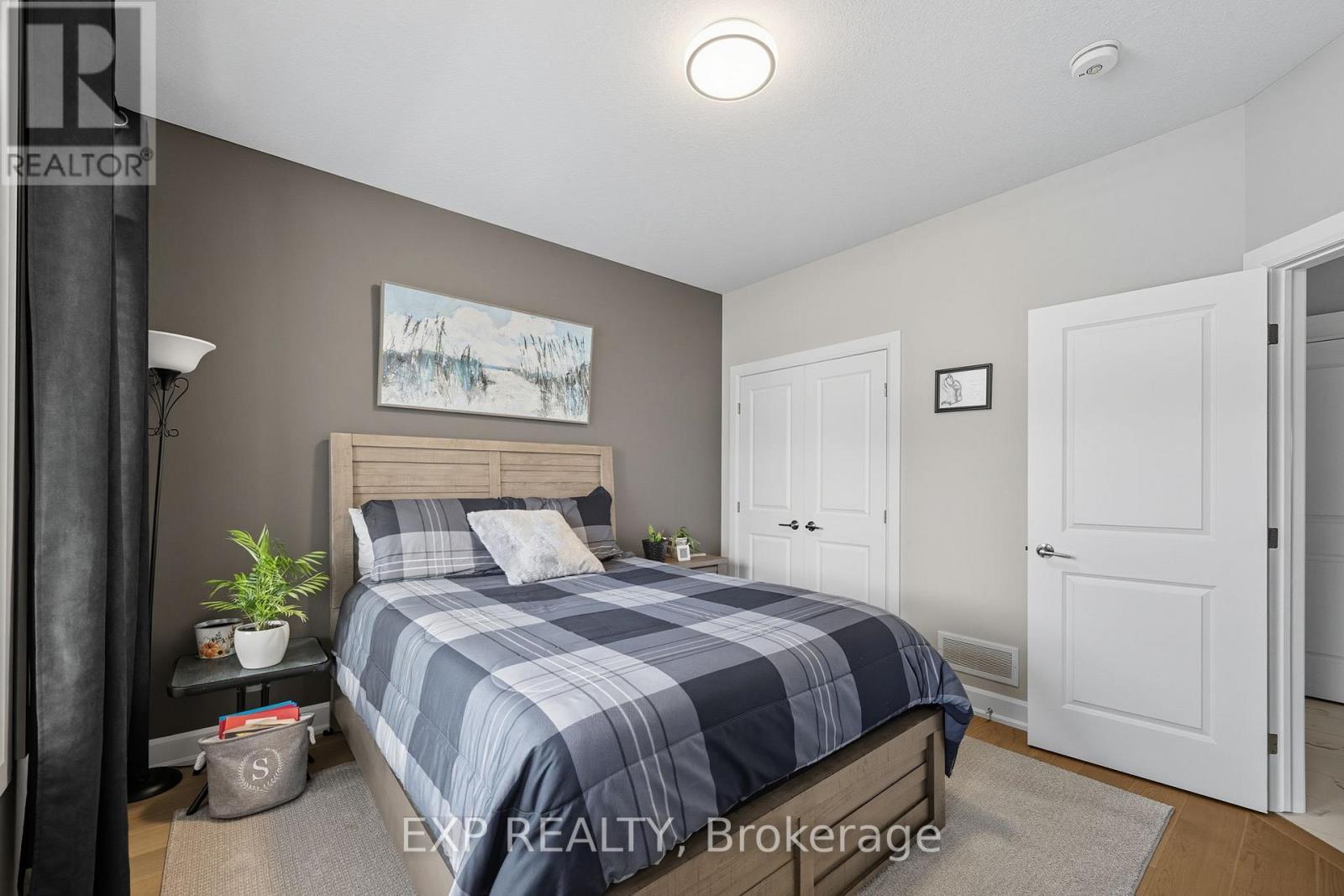 19 Statham Street, Strathroy-Caradoc (Se), ON - Indoor Photo Showing Bedroom