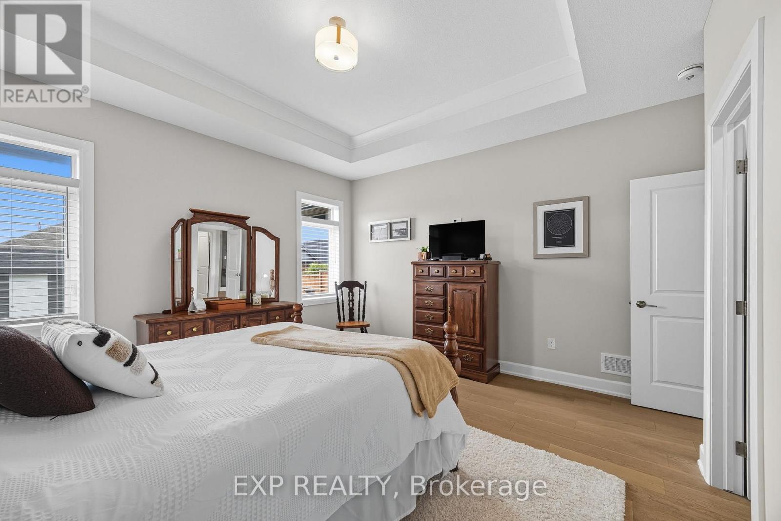 19 Statham Street, Strathroy-Caradoc (Se), ON - Indoor Photo Showing Bedroom