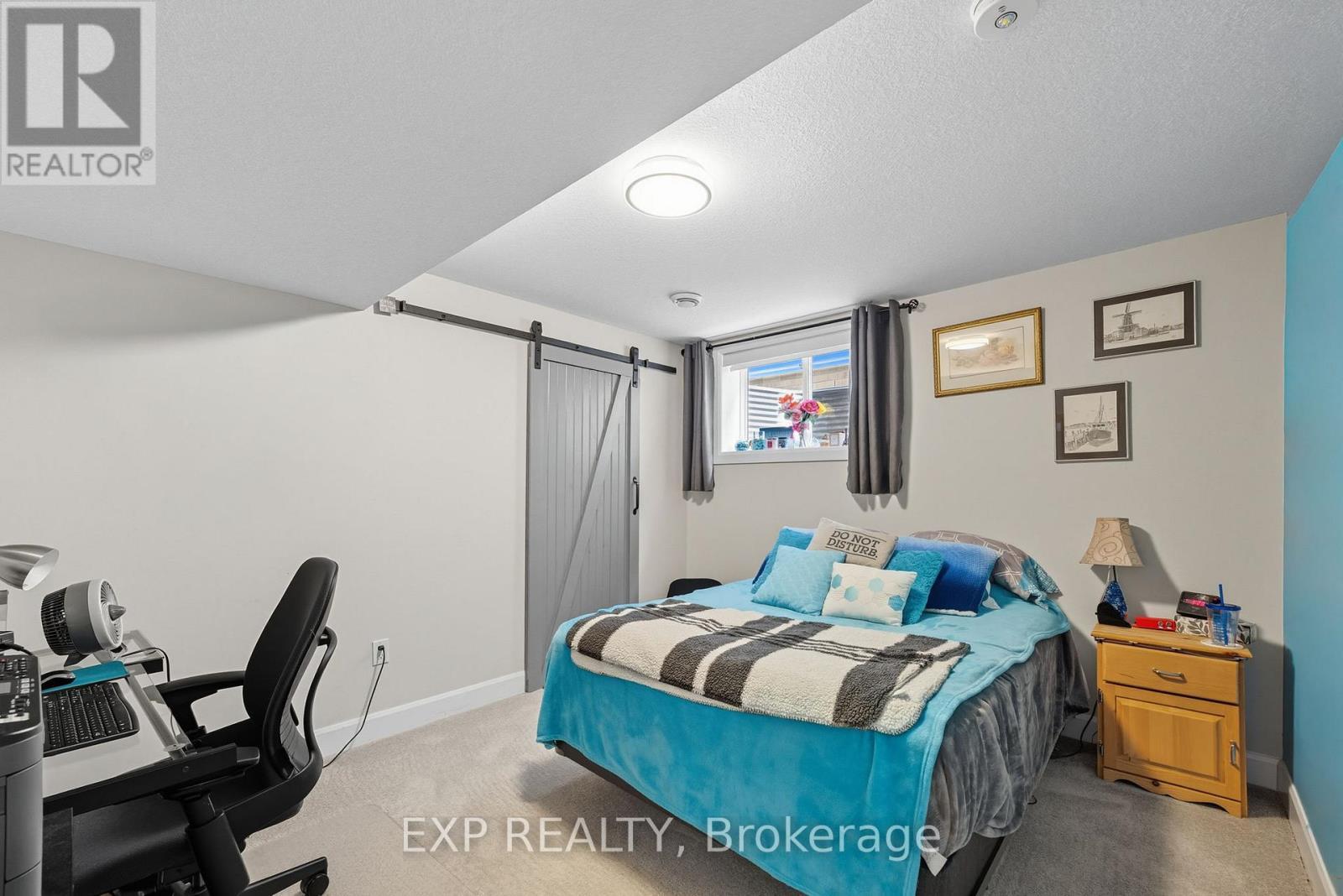 19 Statham Street, Strathroy-Caradoc (Se), ON - Indoor Photo Showing Bedroom