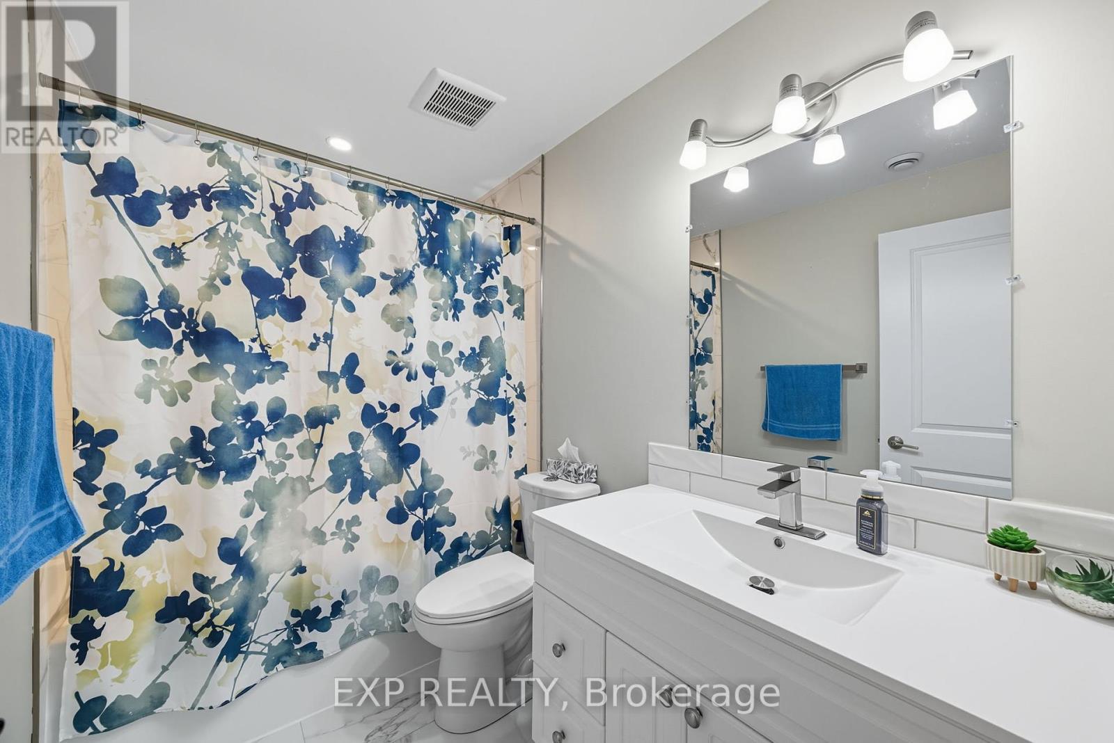 19 Statham Street, Strathroy-Caradoc (Se), ON - Indoor Photo Showing Bathroom