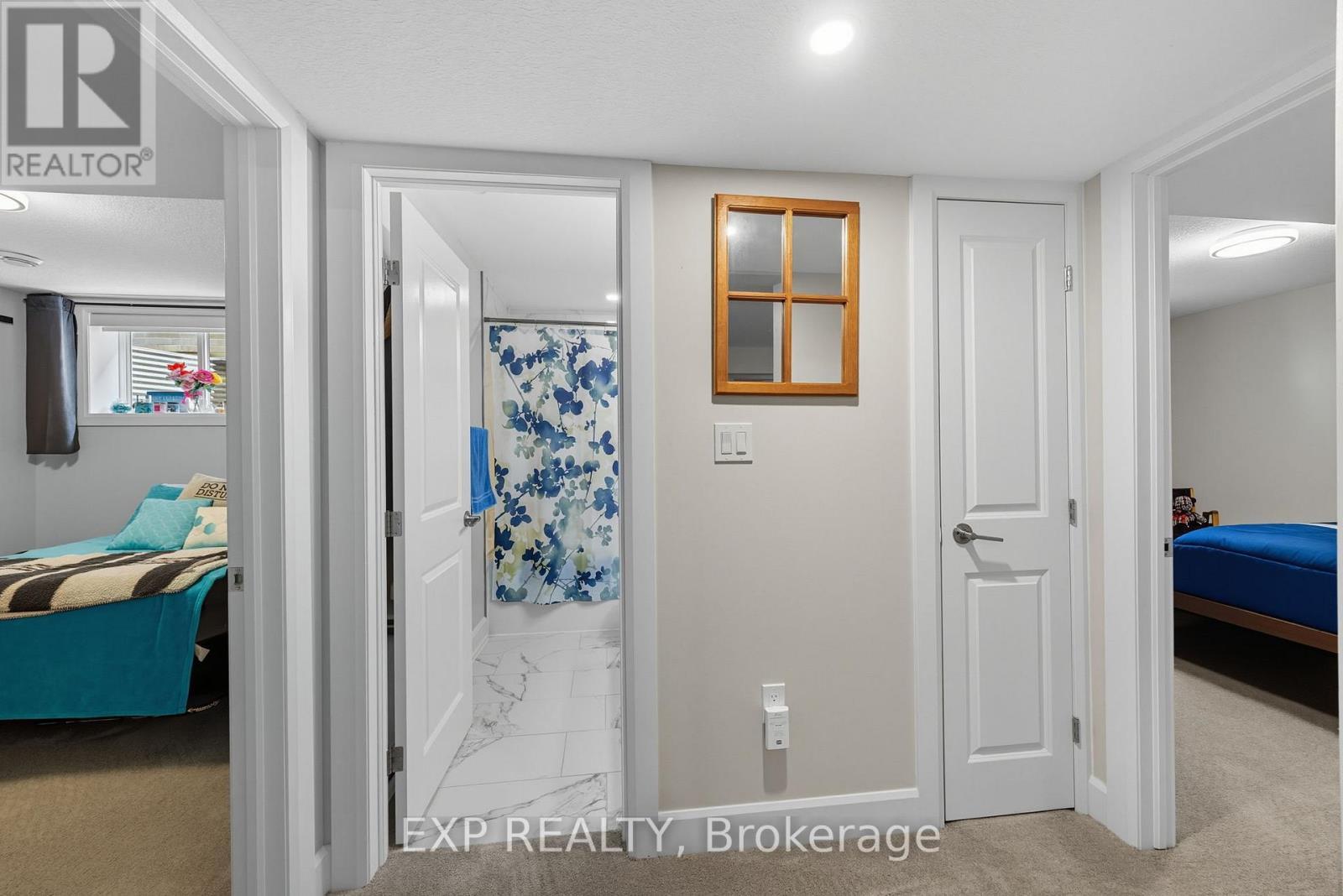19 Statham Street, Strathroy-Caradoc (Se), ON - Indoor Photo Showing Other Room