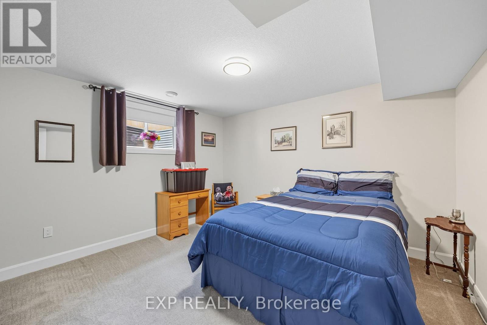 19 Statham Street, Strathroy-Caradoc (Se), ON - Indoor Photo Showing Bedroom