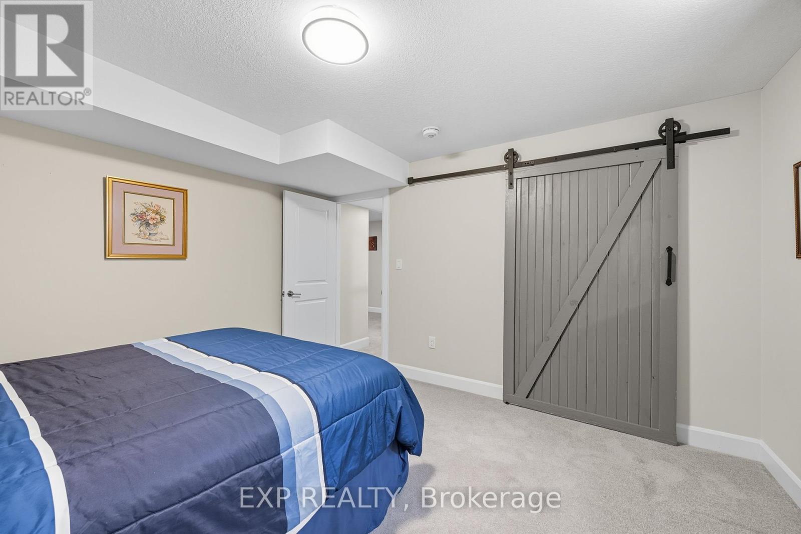19 Statham Street, Strathroy-Caradoc (Se), ON - Indoor Photo Showing Bedroom