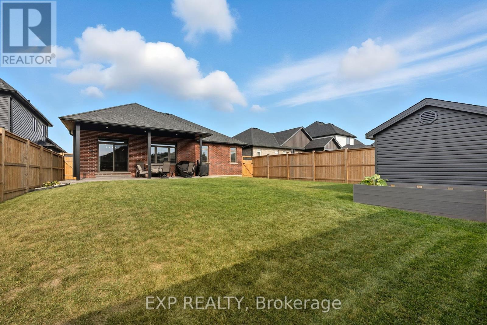 19 Statham Street, Strathroy-Caradoc (Se), ON - Outdoor With Deck Patio Veranda