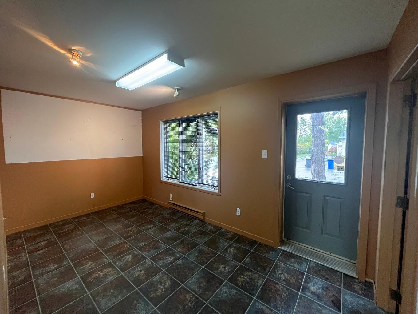 Office - 1630 Rue Principale, Saint-Étienne-Des-Grès, QC - Indoor Photo Showing Other Room