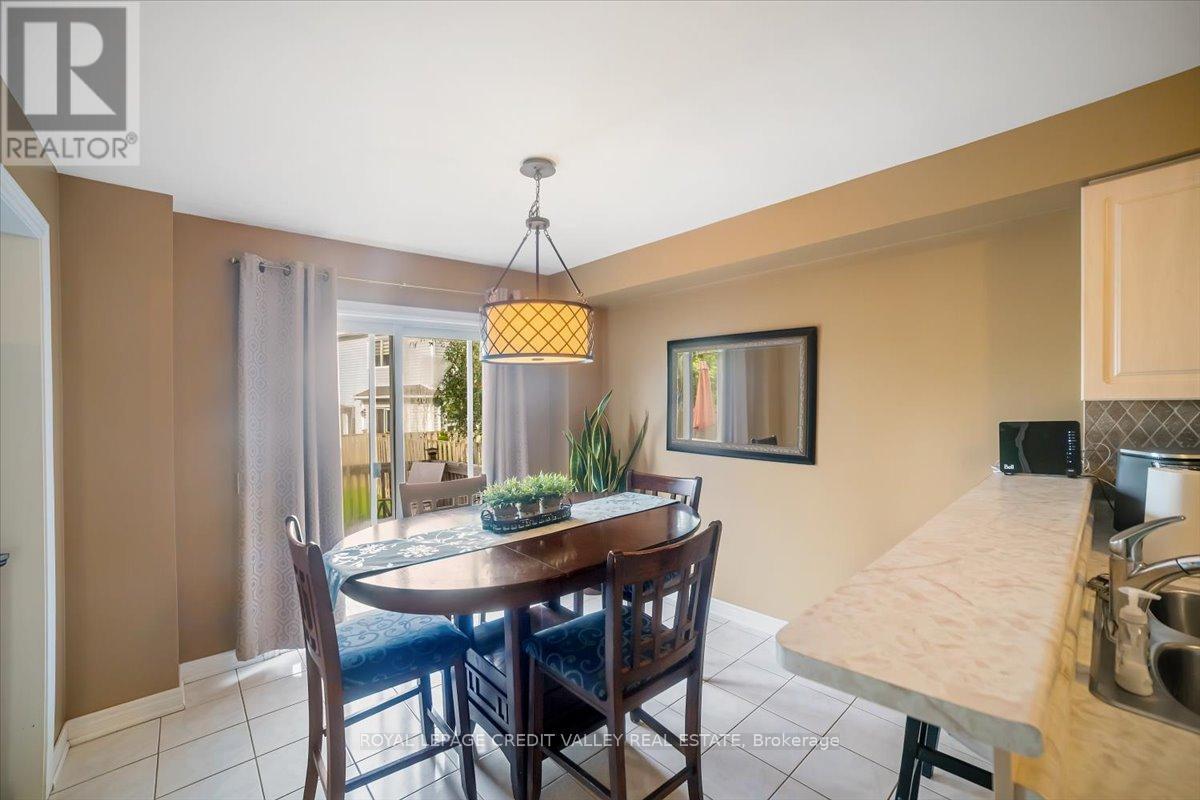 210 Marilyn Street, Shelburne, ON - Indoor Photo Showing Dining Room