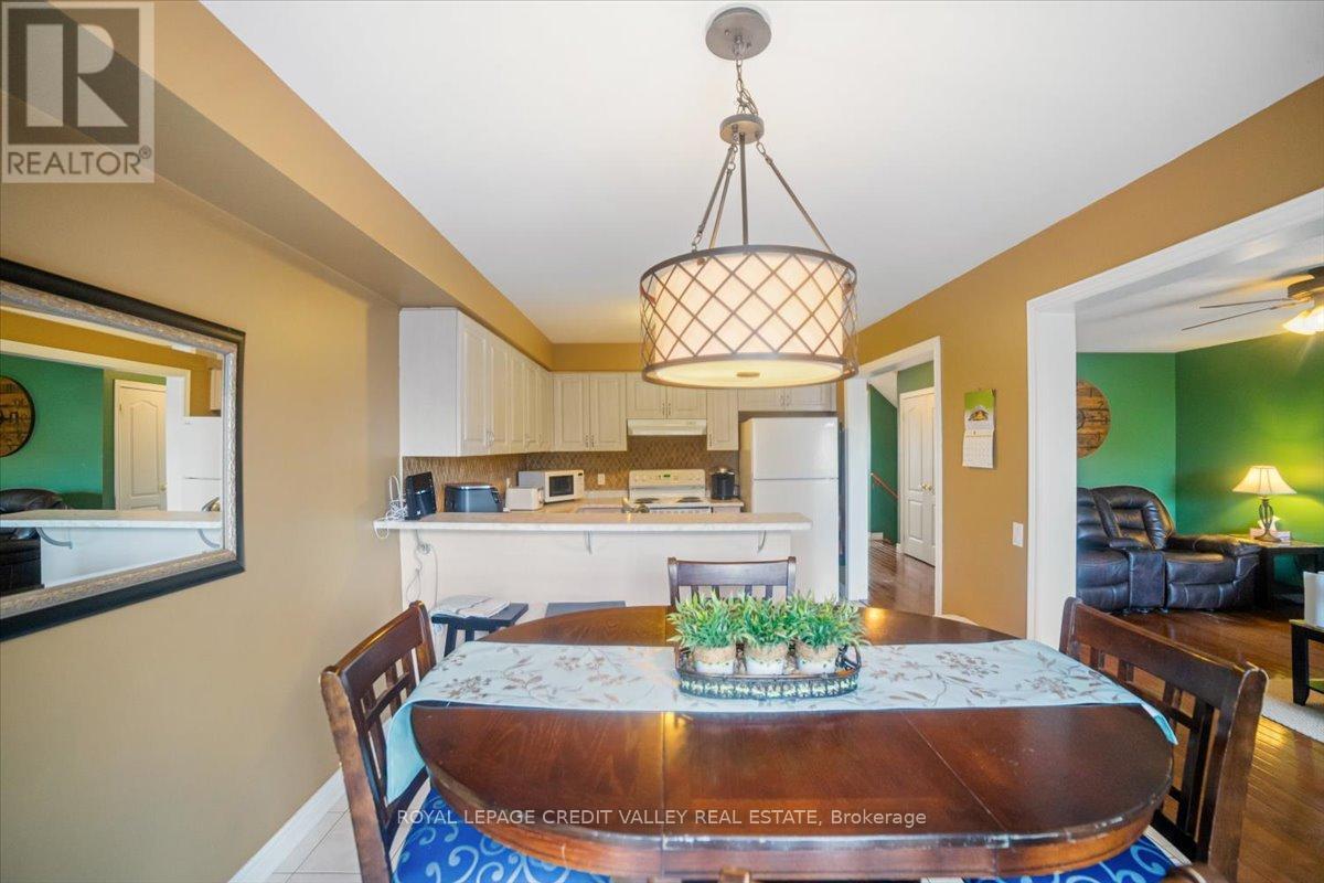 210 Marilyn Street, Shelburne, ON - Indoor Photo Showing Dining Room