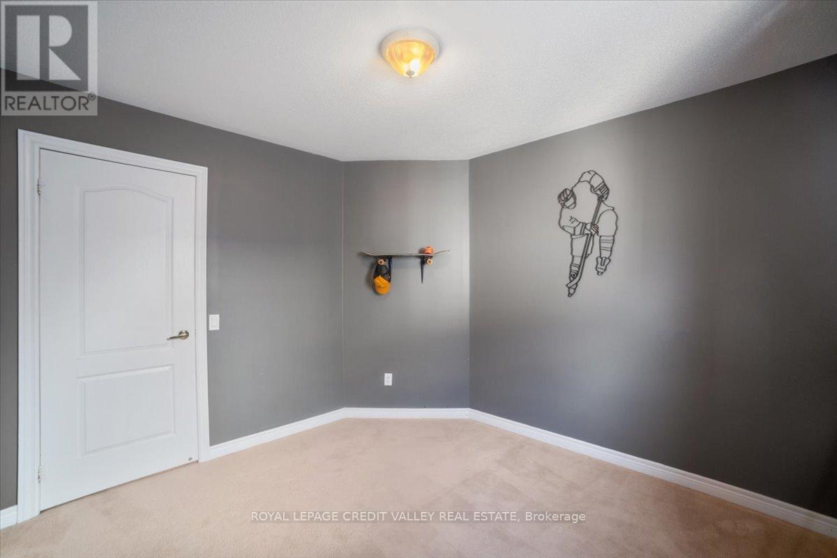 210 Marilyn Street, Shelburne, ON - Indoor Photo Showing Other Room