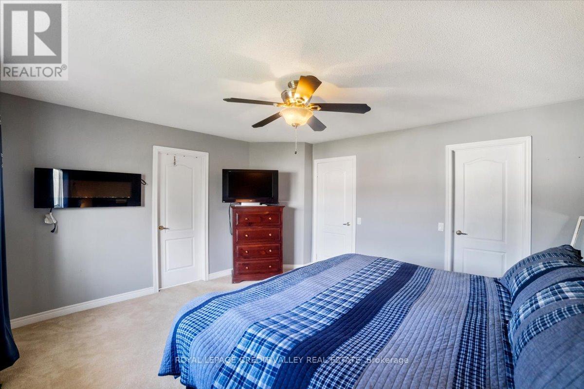 210 Marilyn Street, Shelburne, ON - Indoor Photo Showing Bedroom