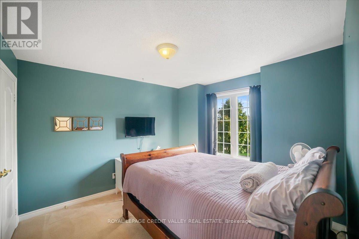 210 Marilyn Street, Shelburne, ON - Indoor Photo Showing Bedroom