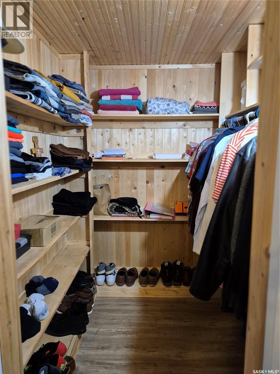 137 2Nd Street W, Ponteix, SK - Indoor With Storage