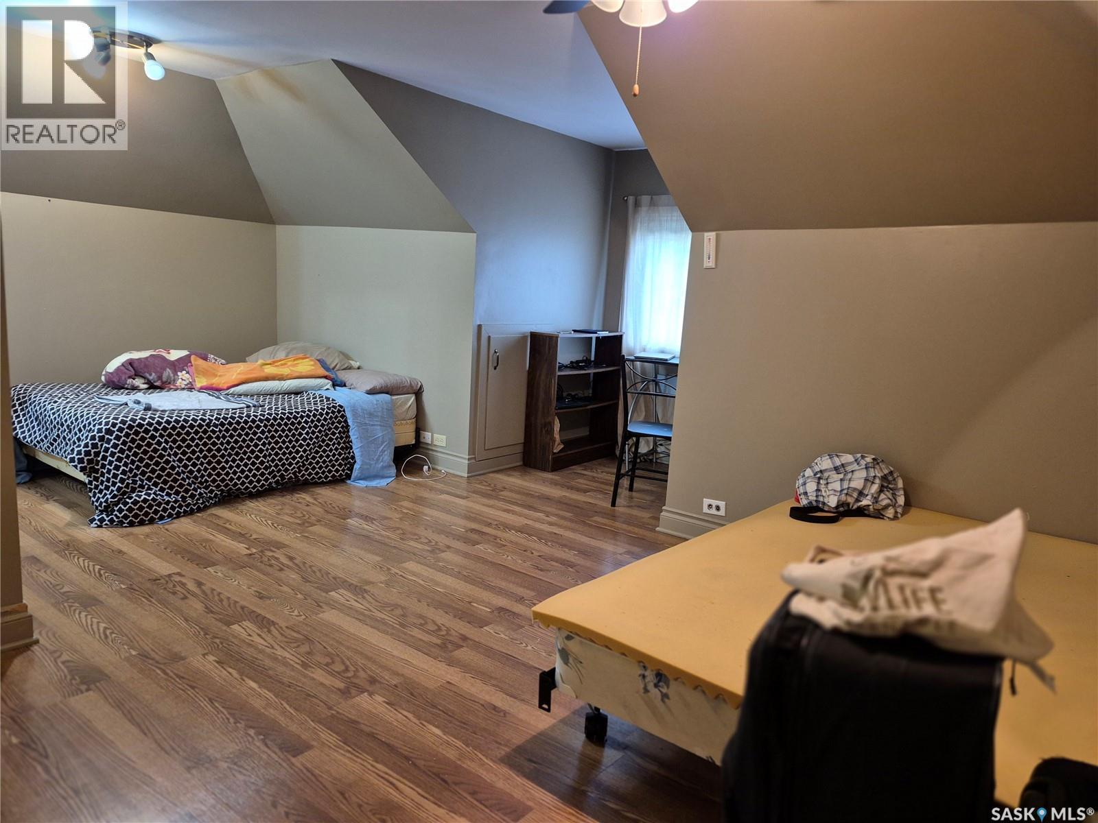 137 2Nd Street W, Ponteix, SK - Indoor Photo Showing Bedroom