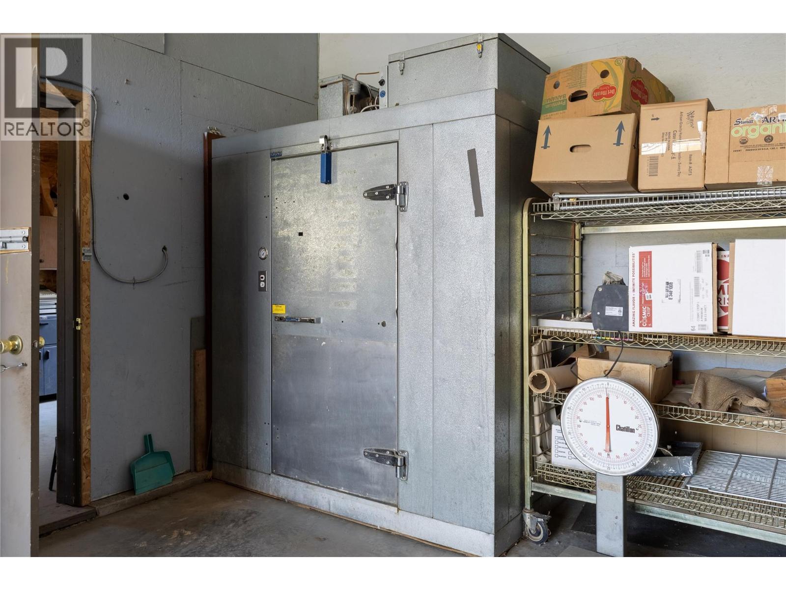 Walk in Refrigerator #2 in Triple Garage! - 10108 Venables Drive, Coldstream, BC - Indoor