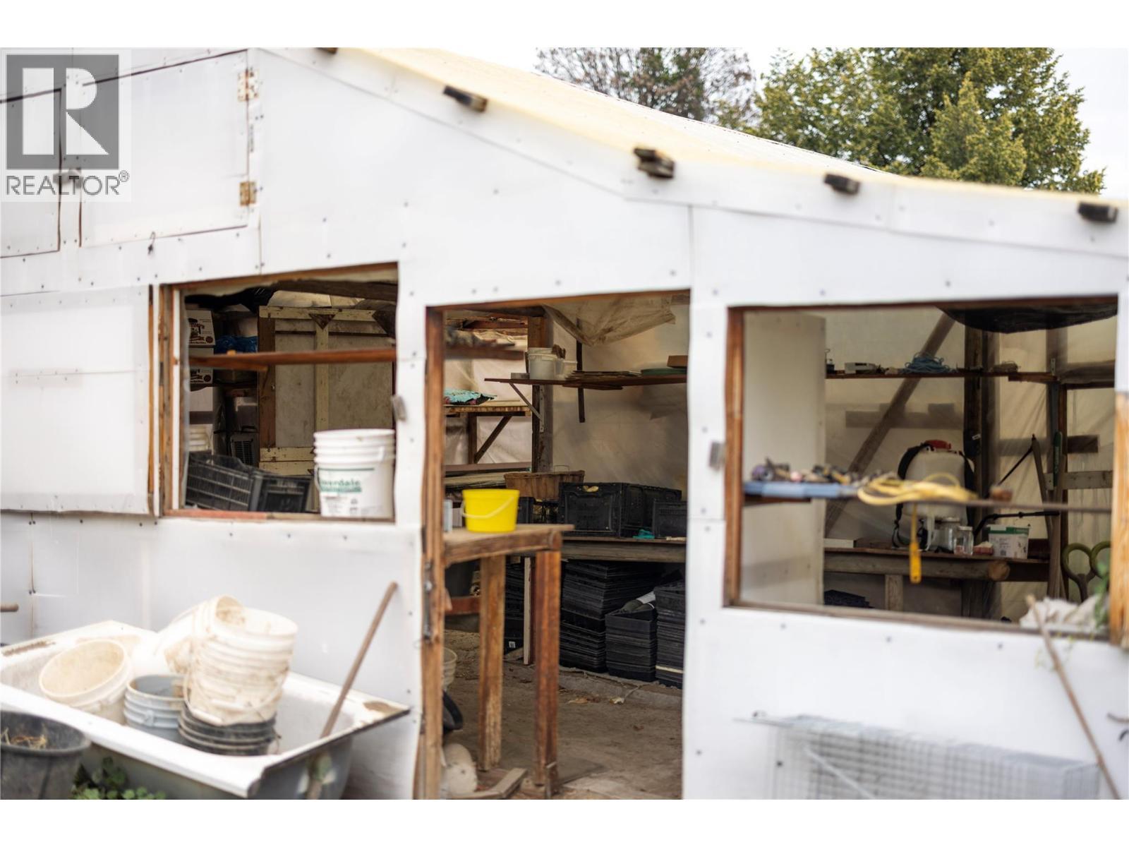 600+ sq/ft greenhouse - 10108 Venables Drive, Coldstream, BC -