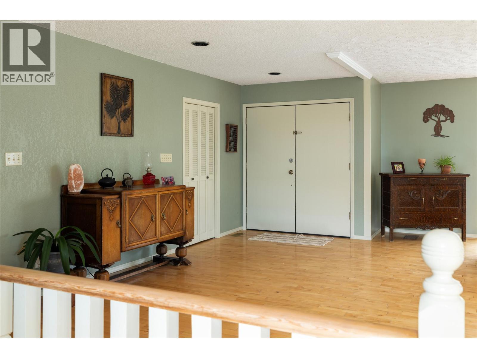 Entry - 10108 Venables Drive, Coldstream, BC - Indoor