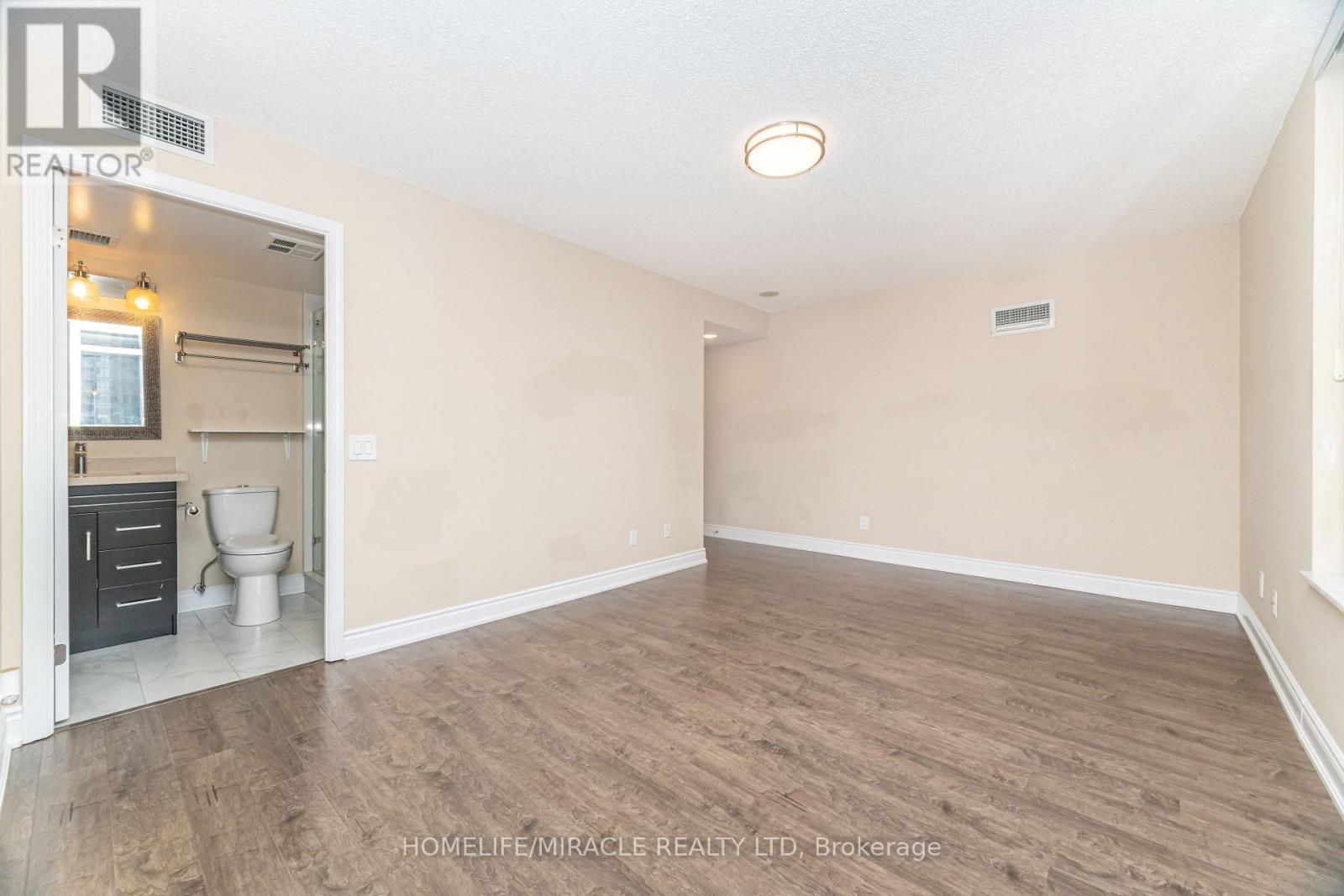 803 - 35 Kingsbridge Garden Circle, Mississauga, ON - Indoor Photo Showing Other Room