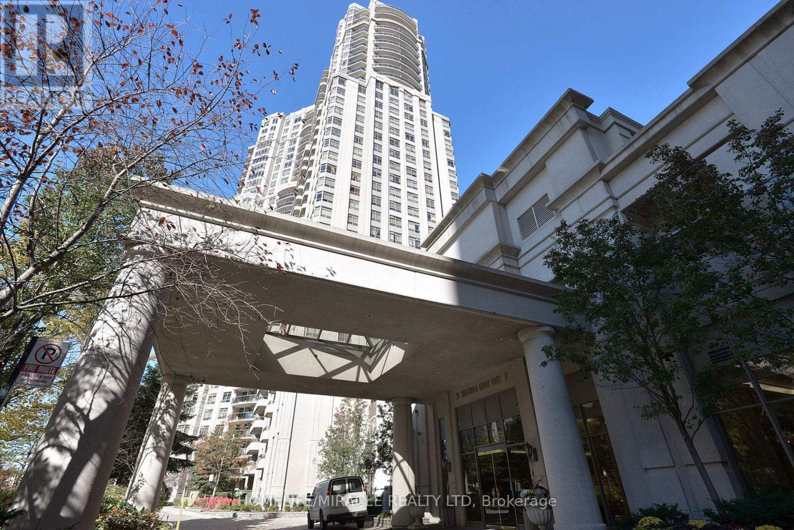 803 - 35 Kingsbridge Garden Circle, Mississauga, ON - Outdoor