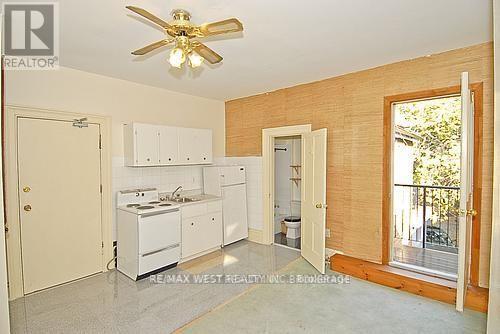 124 Baldwin Street, Toronto, ON - Indoor