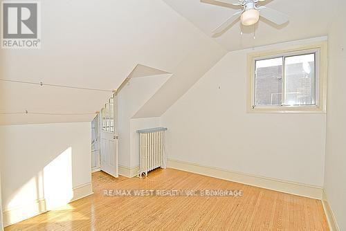 124 Baldwin Street, Toronto, ON - Indoor Photo Showing Other Room