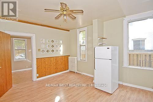 124 Baldwin Street, Toronto, ON - Indoor Photo Showing Other Room
