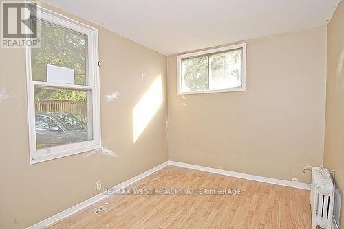 124 Baldwin Street, Toronto, ON - Indoor Photo Showing Other Room