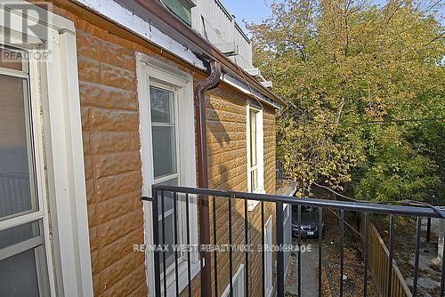 124 Baldwin Street, Toronto, ON - Outdoor