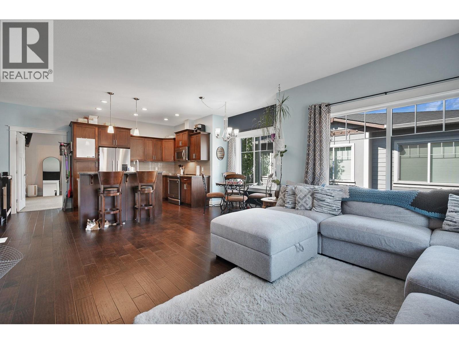 3606 25 Avenue Unit# 107, Vernon, BC - Indoor Photo Showing Living Room