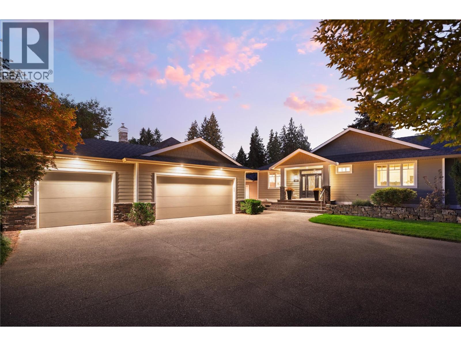 529 Knowles Road, Kelowna, BC - Outdoor With Facade