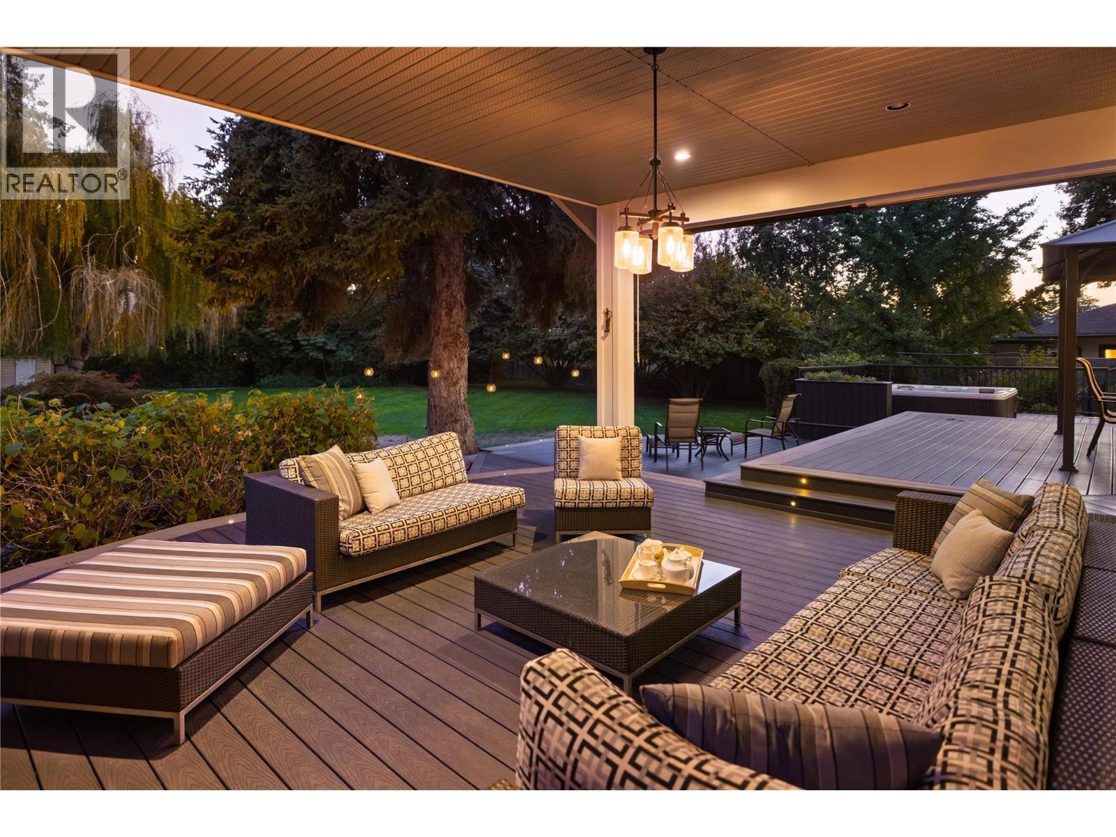 529 Knowles Road, Kelowna, BC - Outdoor With Deck Patio Veranda With Exterior