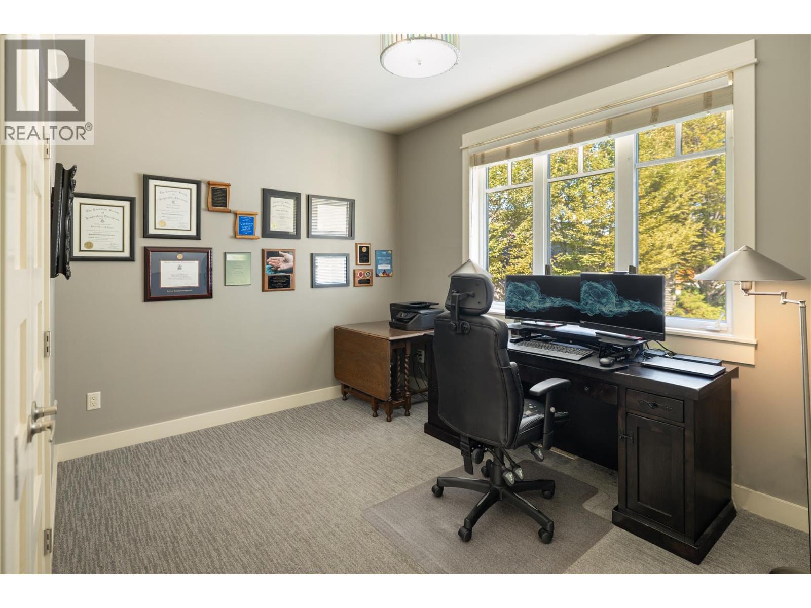 529 Knowles Road, Kelowna, BC - Indoor Photo Showing Office