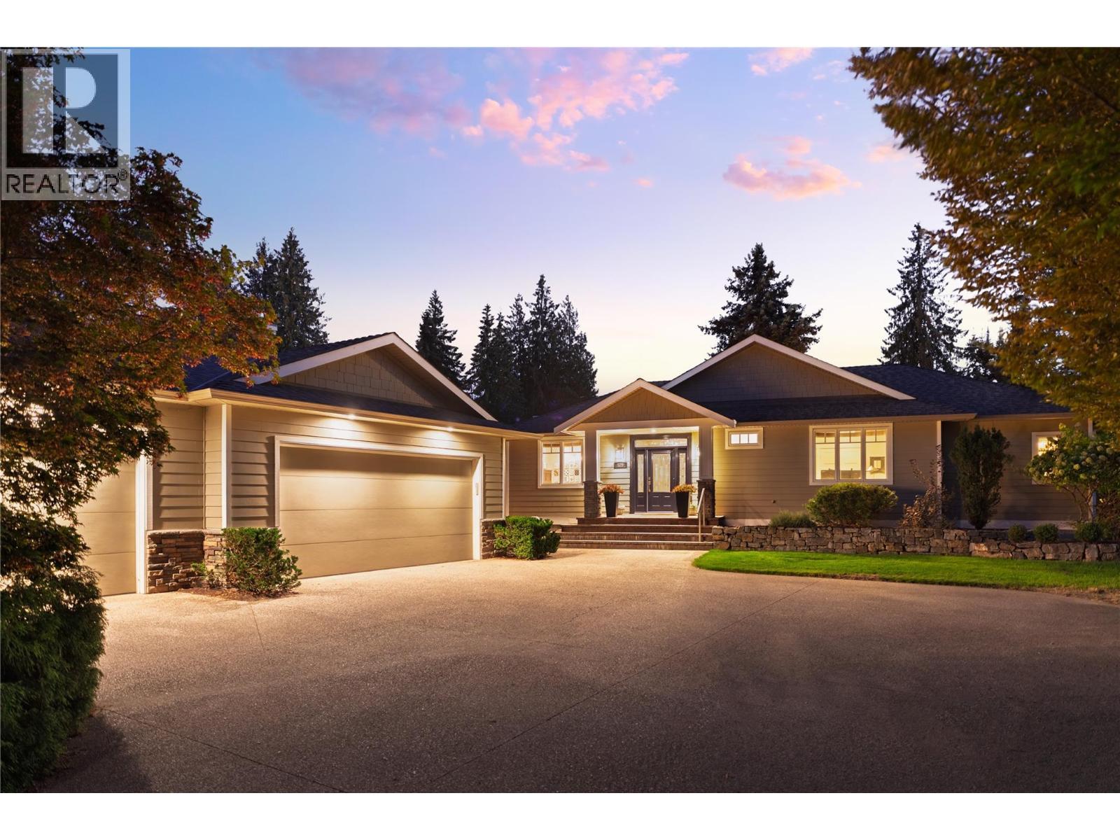 529 Knowles Road, Kelowna, BC - Outdoor With Facade