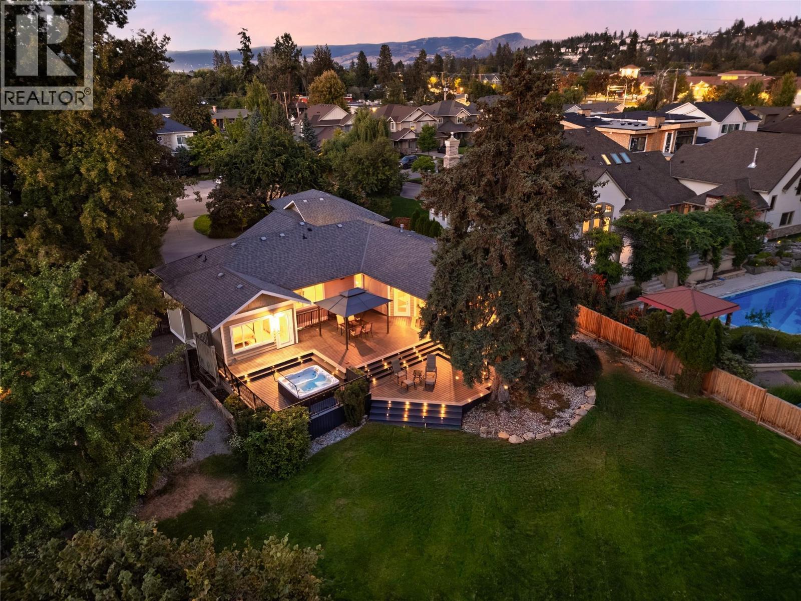 529 Knowles Road, Kelowna, BC - Outdoor With In Ground Pool