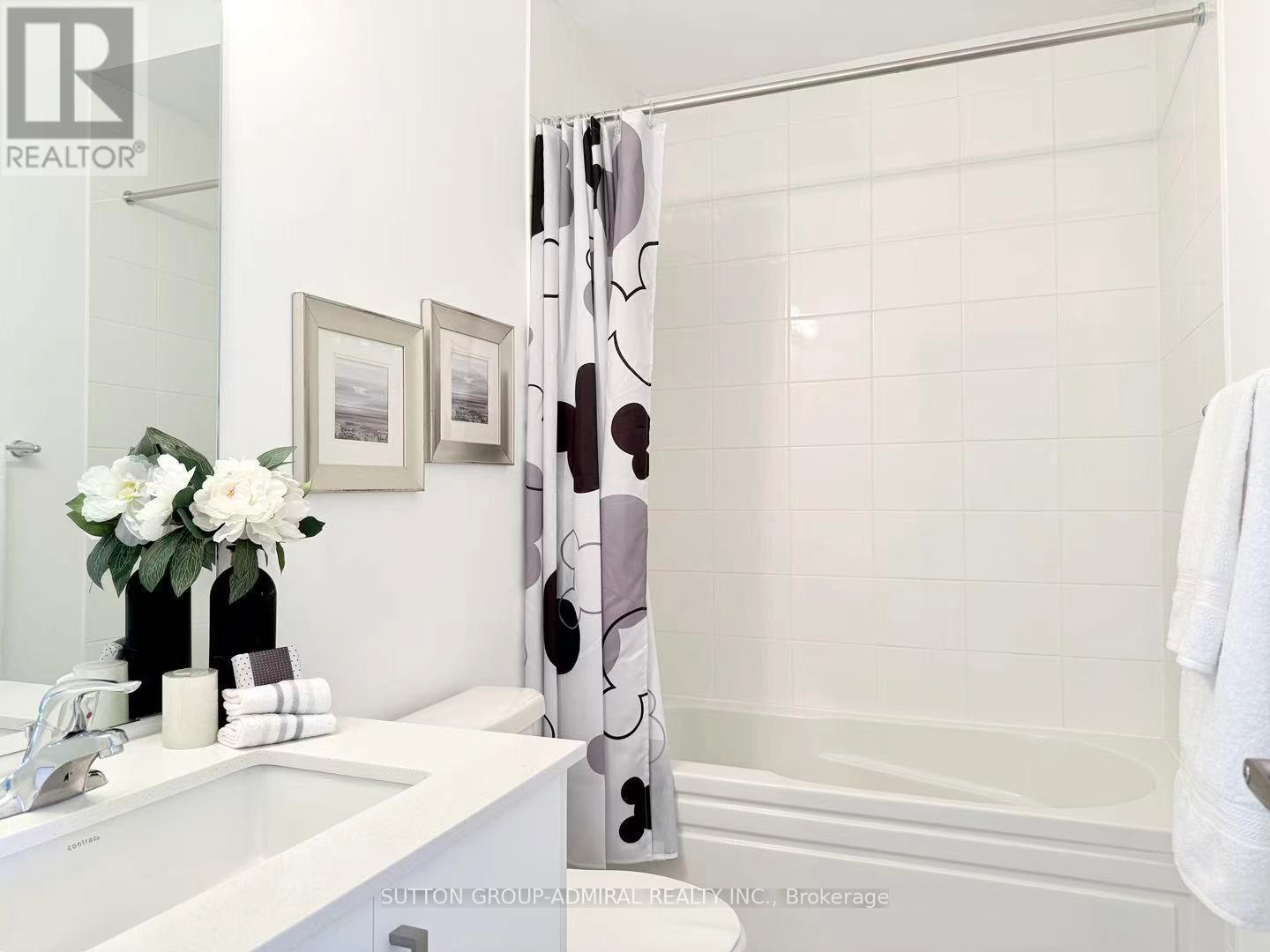 18 Pageant Avenue, Vaughan, ON - Indoor Photo Showing Bathroom