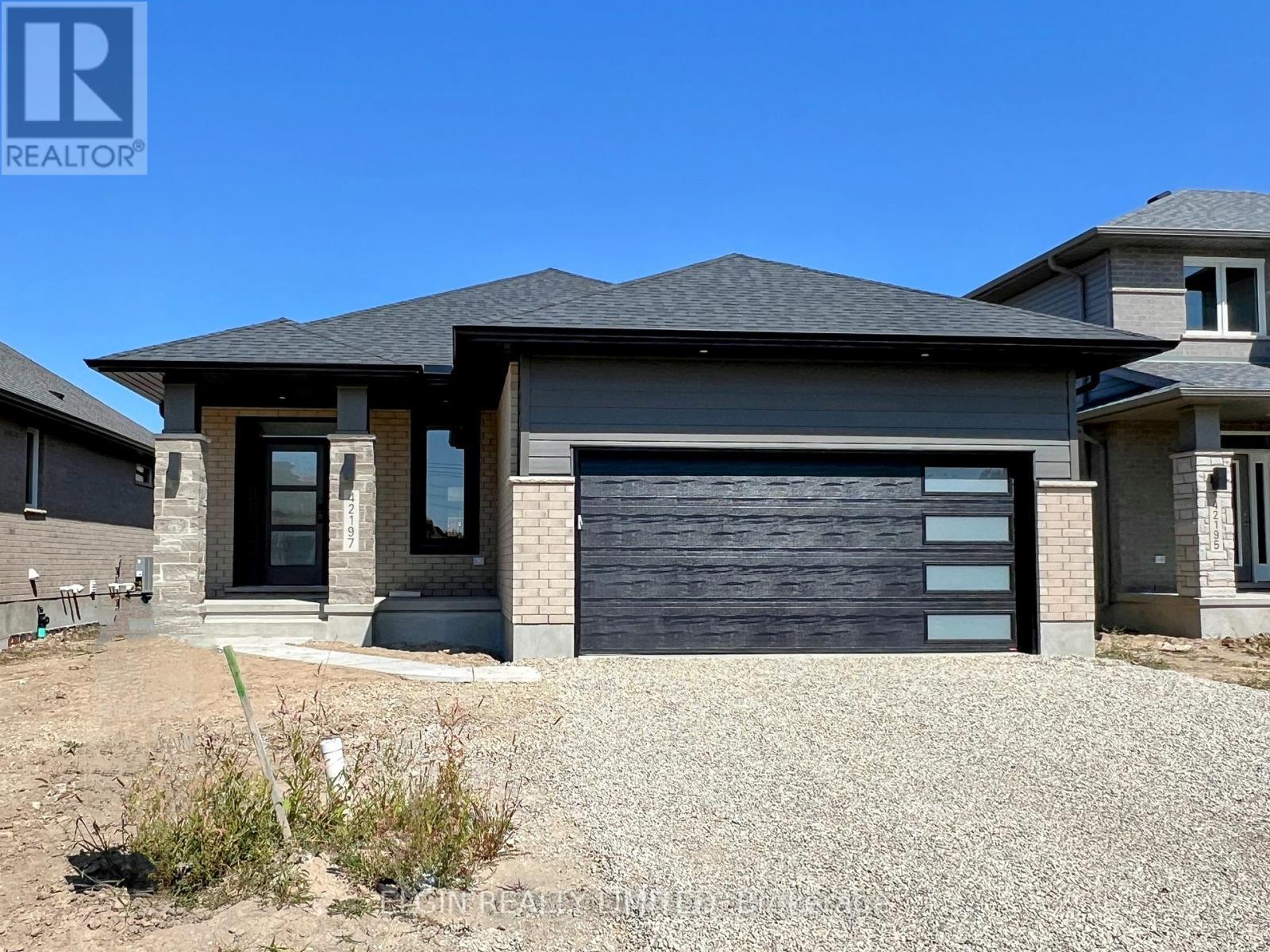 42197 Mcbain Line, Central Elgin, ON - Outdoor With Facade