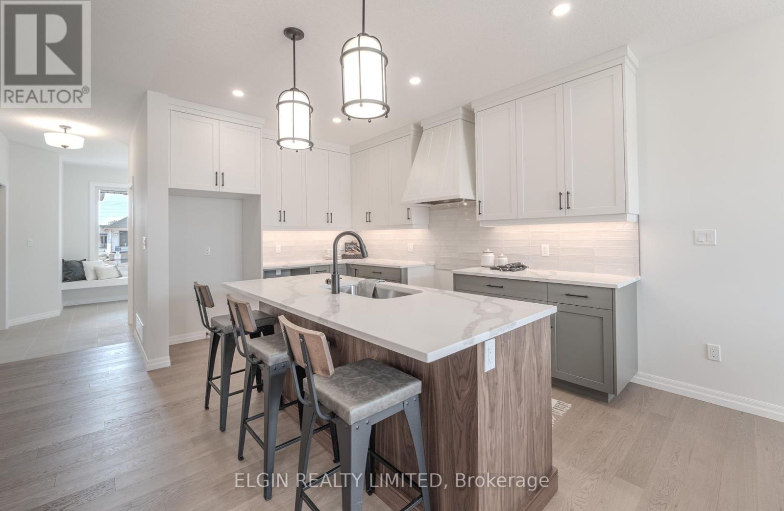 42197 Mcbain Line, Central Elgin, ON - Indoor Photo Showing Kitchen With Upgraded Kitchen
