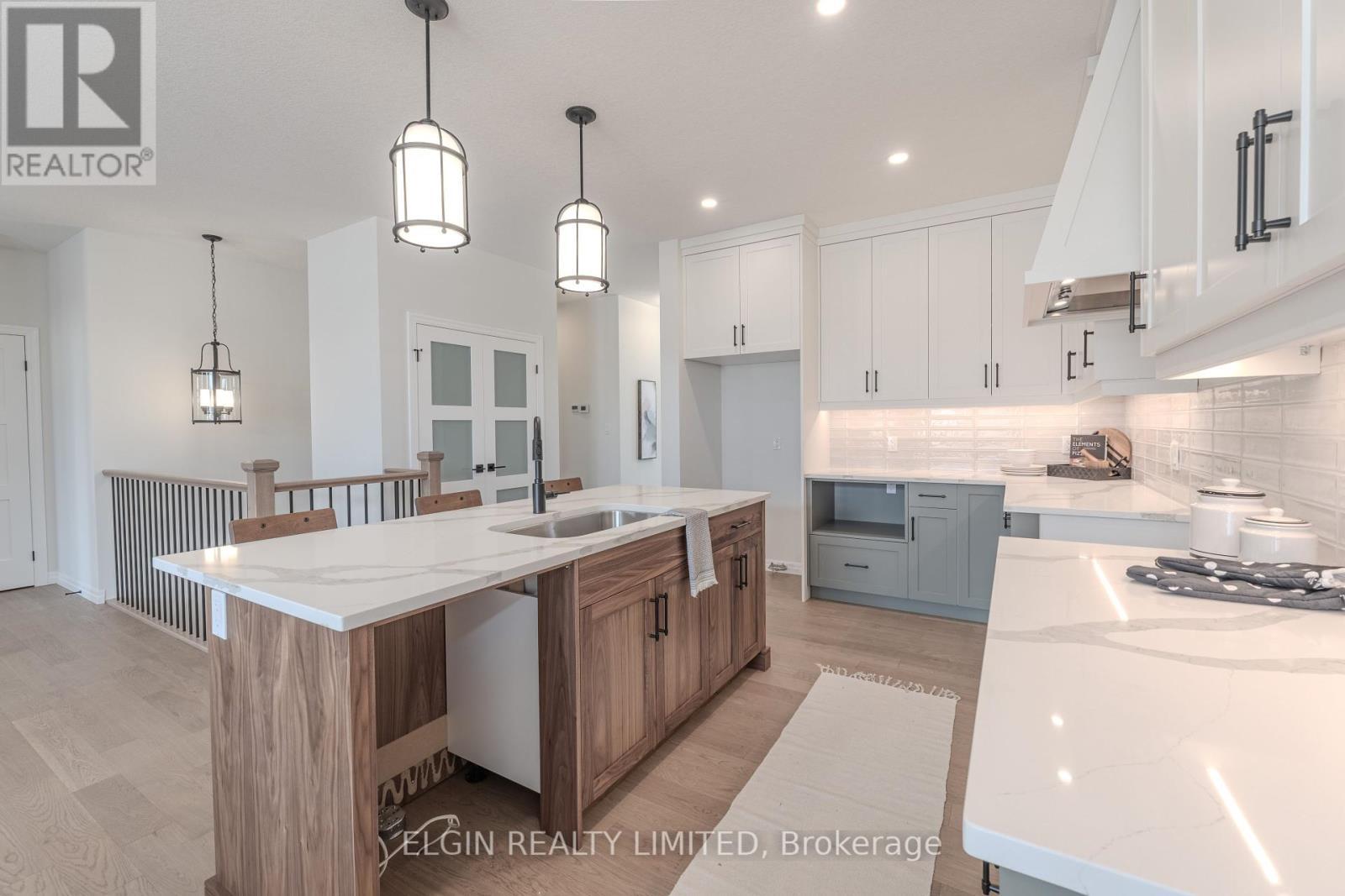 42197 Mcbain Line, Central Elgin, ON - Indoor Photo Showing Kitchen With Upgraded Kitchen