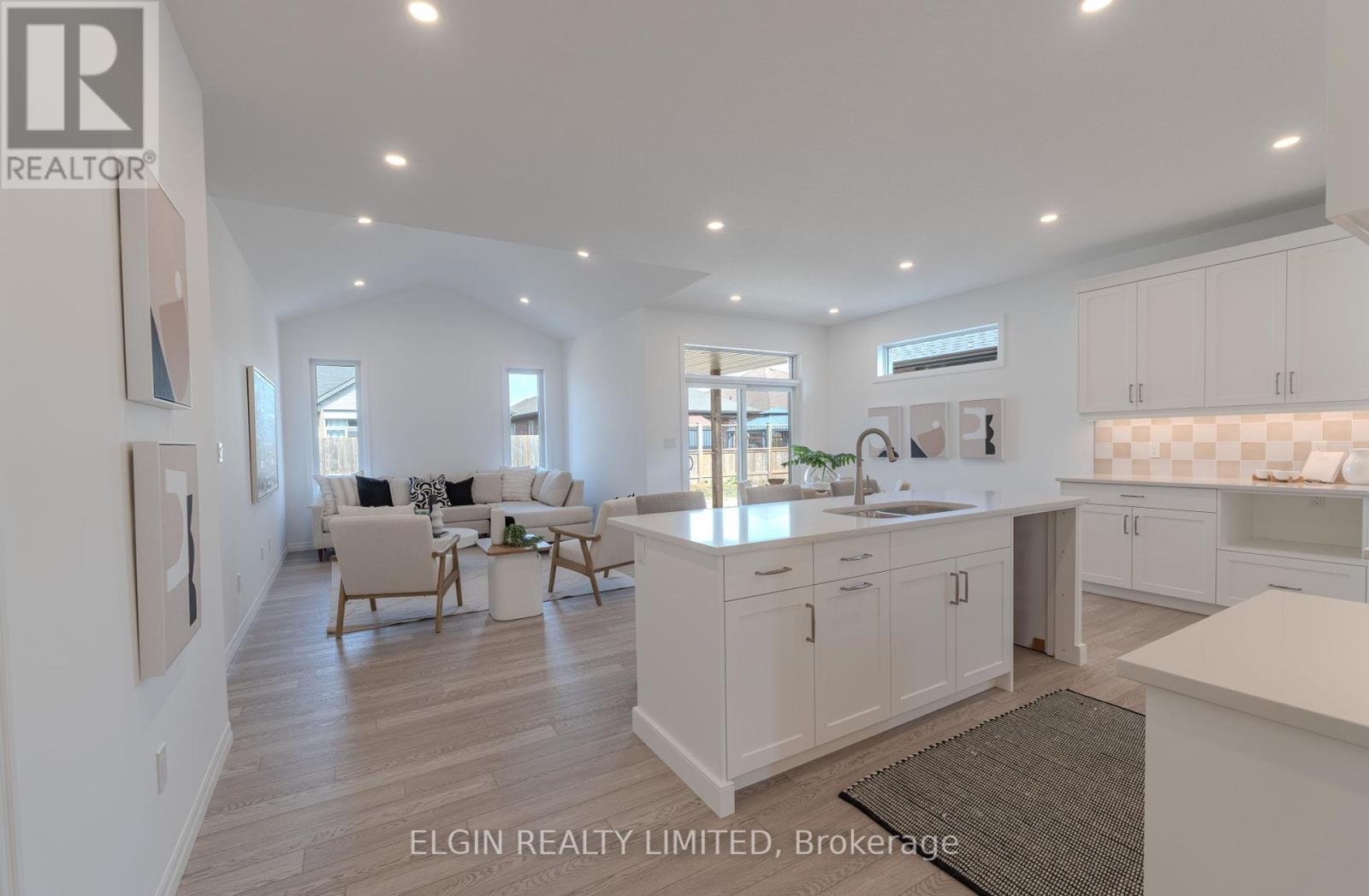 42199 Mcbain Line, Central Elgin, ON - Indoor Photo Showing Kitchen