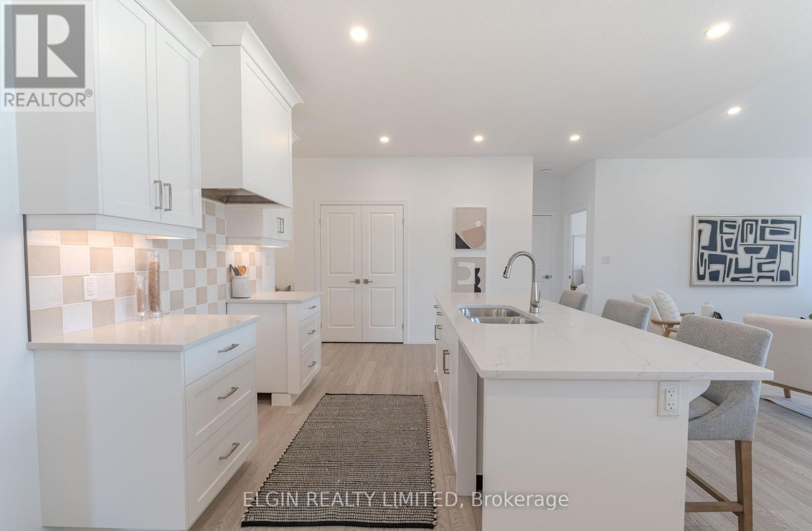 42199 Mcbain Line, Central Elgin, ON - Indoor Photo Showing Kitchen With Double Sink With Upgraded Kitchen
